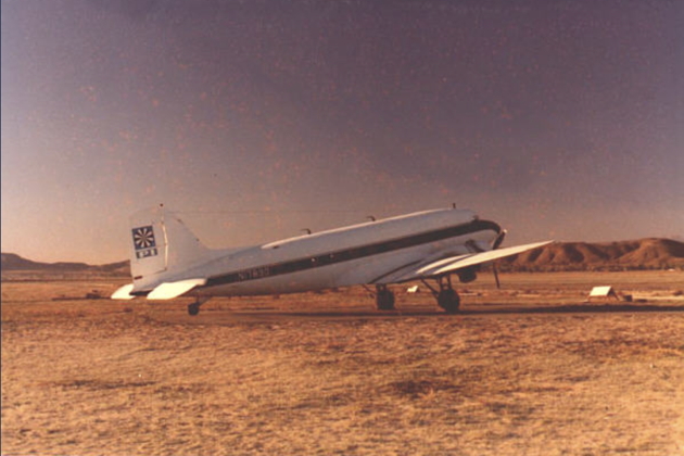 N17890 on the jump ship line at Elsinore, CA in 1976. Photo by John Brasher.