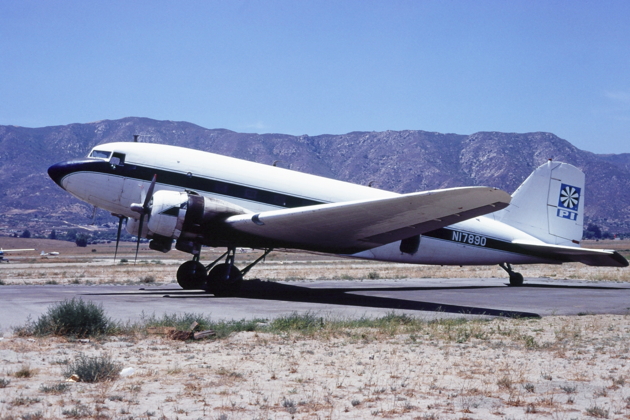 N17890 looking good at Elsinore, CA in July 1977, waiting on the jump line.