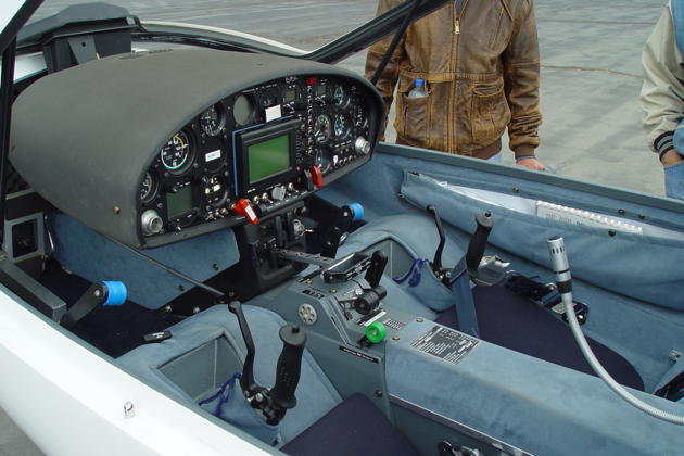 The Stemme S10-VT cockpit.