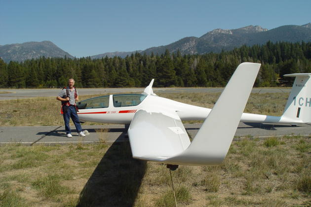 Pre-flighting the DG-1000 at the South Lake Tahoe airport. Photo by Charlie Hayes.