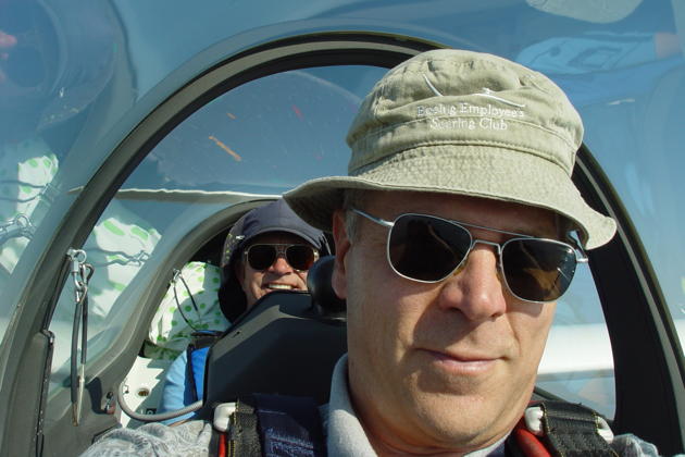 Charlie Hayes in the DG-1000 backseat, while I enjoy my first DG-1000 flight in the front.