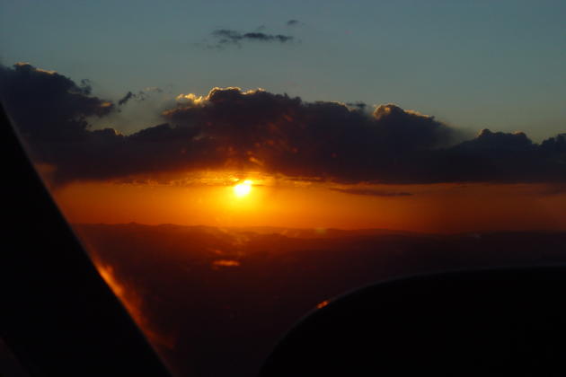 Viewing a gorgeous sunset over the Nevada/California border at Flight Level 200 in the Cessna 340.
