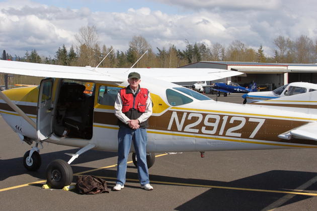 Bob Jones and our 'shuttle flight' to Bellingham, his well equipped Cessna 206, N29127.