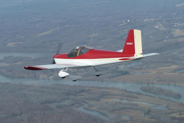 Dan Masys airborne on the first flight in his RV-12 in Tennessee. Photo courtesy Dan Masys.