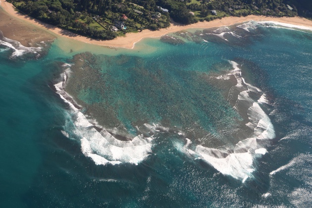 A great view of my favorite snorkeling location in northern Kauai, Makua 'Tunnels' Beach.