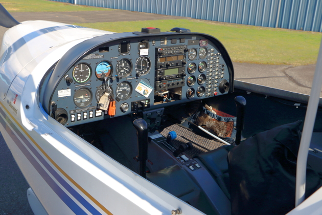 The conventional and surprisingly roomy cockpit of DA20 N355NL.