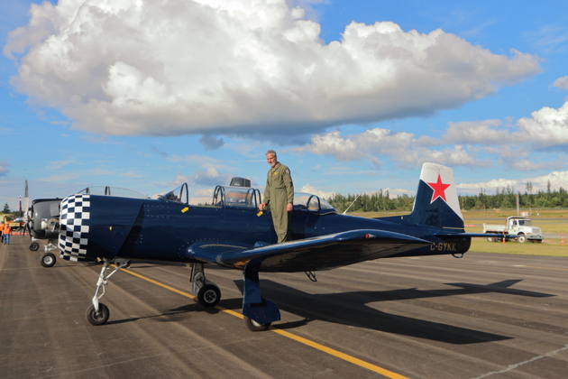 Dave Gagliardi readying for our late afternoon four-ship with his Nanchang CJ-6.
