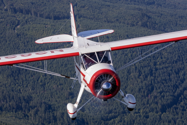 Another fine head-on view of the Howard by the Skyvan Aviation PhotoCrew.