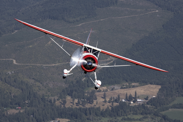 Waving good-bye after a great photo session with the Skyvan Aviation PhotoCrew.