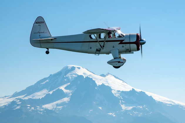 Departing Mt. Baker, heading home in the Howard. Photo by the Skyvan Aviation PhotoCrew.