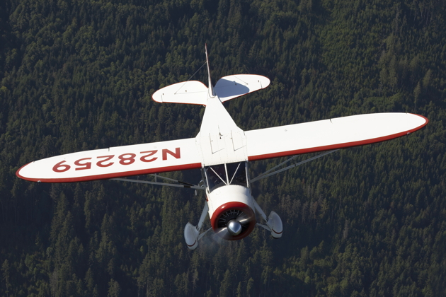 A gorgeous view of the Howard's wooden wing. Photo by the Skyvan Aviation PhotoCrew.