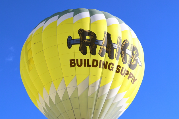 Frankie Martinez piloting the RAKS balloon in Albuquerque. My photo.