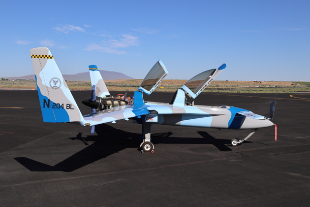 Bill O'Neil's stunning Berkut on the ramp at Richland. My photo.