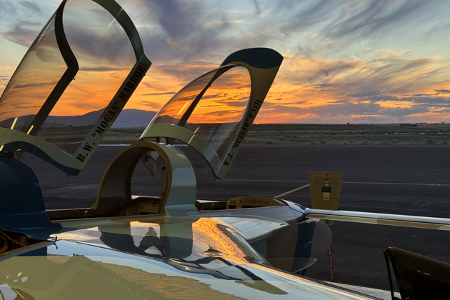 Bill O'Neil's Berkut reflecting a gorgeous sunset at Richland. My photo.
