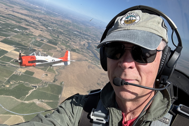 Scott Urban on my right wing. My photo.