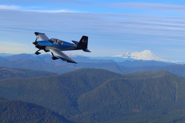 Banking in the RV-9A with Mt. Baker in the distance. Photo by Dennis Jones.