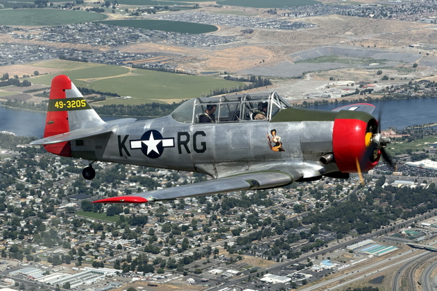 Chris LaFave flying T-6G N7814C. My photo.
